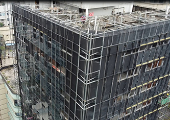 玻璃幕墙安装中的隐形危机与对策