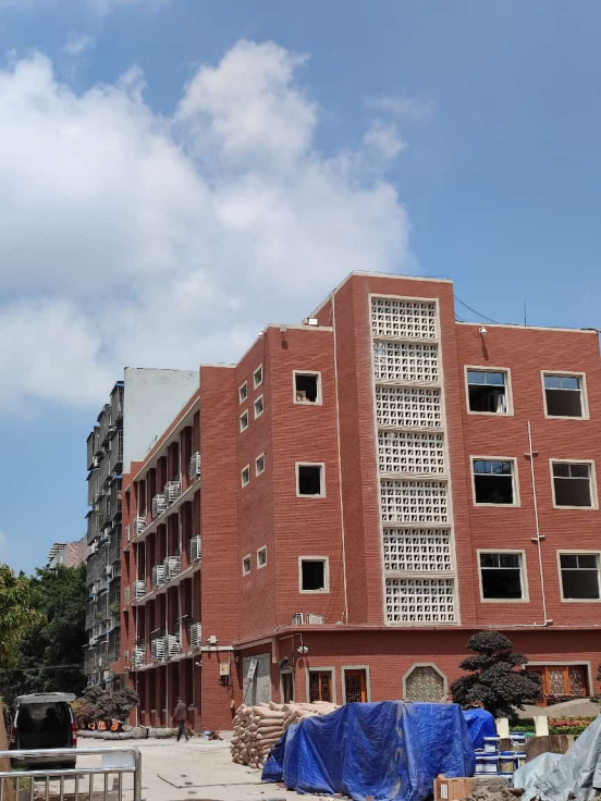 渝北实验小学铝合金门窗改造工程案例｜莜歌铝业助力校园基础设施升级建设
