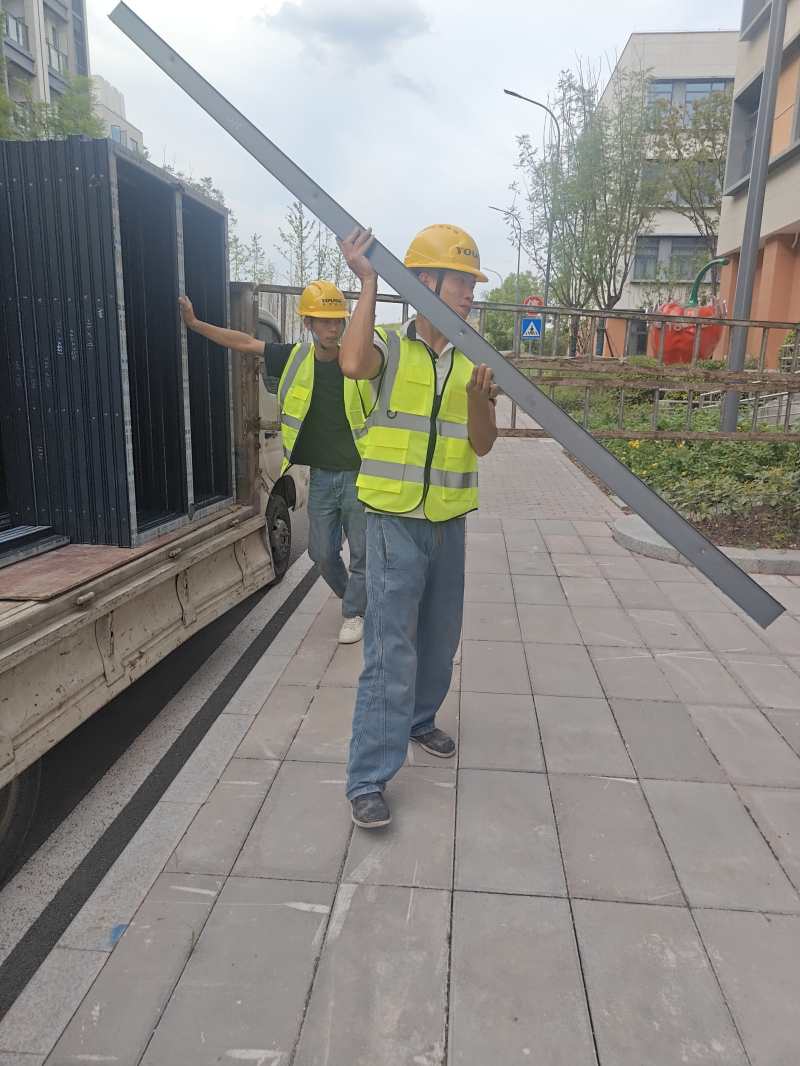塑钢窗框型材转运 塑钢窗框型材转运